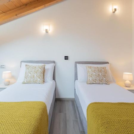Dream Lake Apartments Lake View - Private Beach By Rent All Como Lezzeno Bagian luar foto