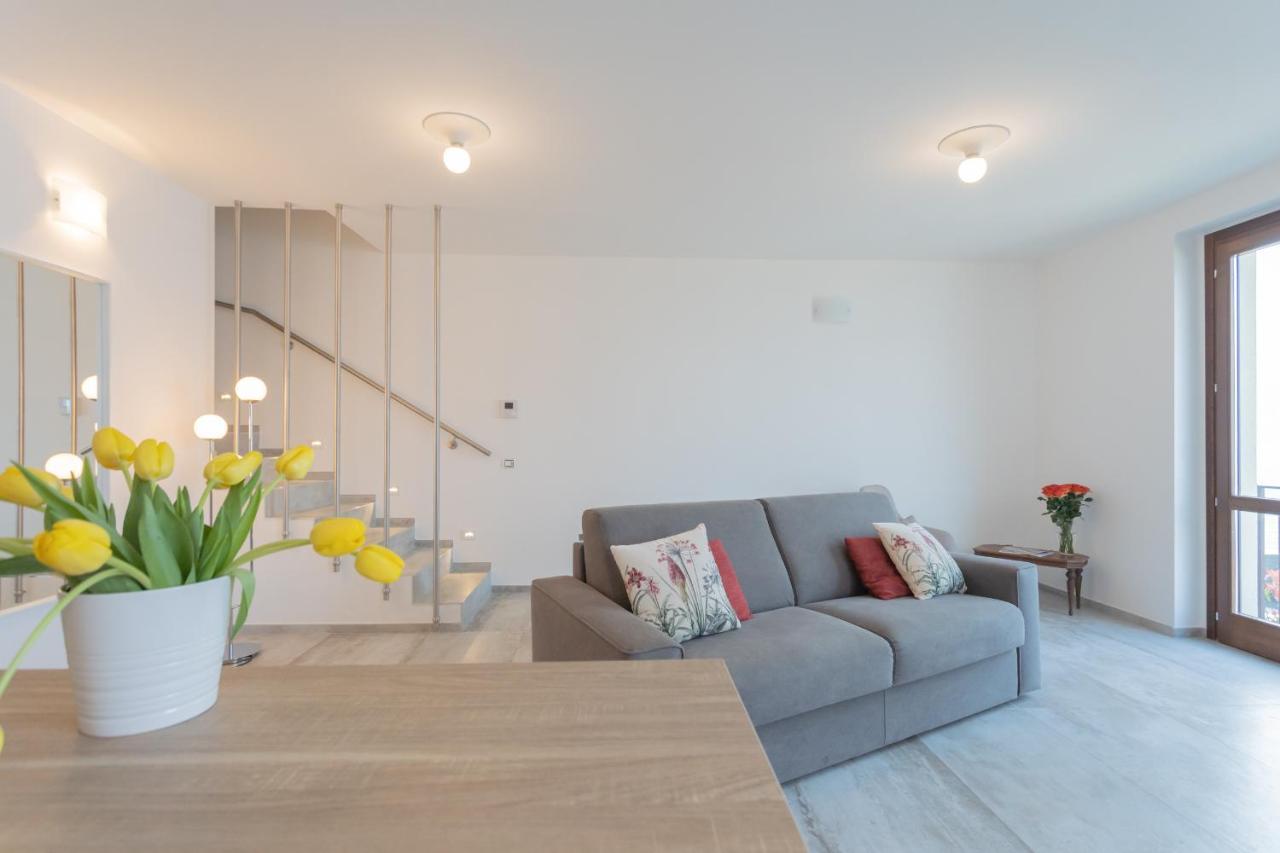 Dream Lake Apartments Lake View - Private Beach By Rent All Como Lezzeno Bagian luar foto