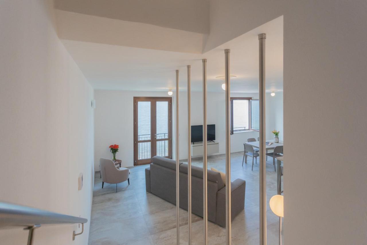 Dream Lake Apartments Lake View - Private Beach By Rent All Como Lezzeno Bagian luar foto