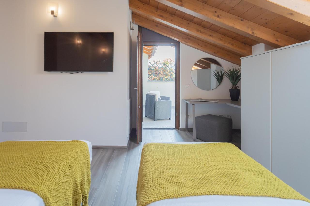 Dream Lake Apartments Lake View - Private Beach By Rent All Como Lezzeno Bagian luar foto
