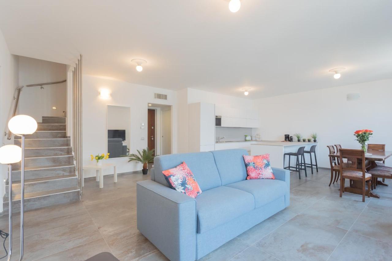 Dream Lake Apartments Lake View - Private Beach By Rent All Como Lezzeno Bagian luar foto